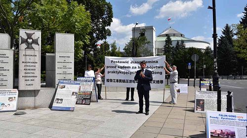 2015-7-24-minghui-falun-gong-poland-06--ss.jpg