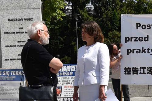 2015-7-24-minghui-falun-gong-poland-08--ss.jpg