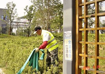 南京街头出现的诉江标语