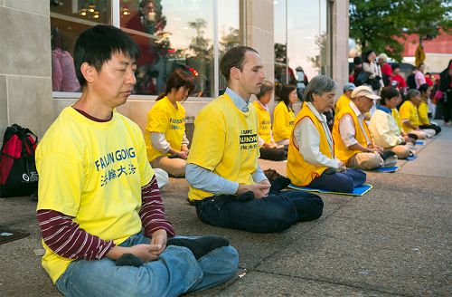 2015-9-25-minghui-washington_dc-xijinping_visit-sujiang-10--ss.jpg