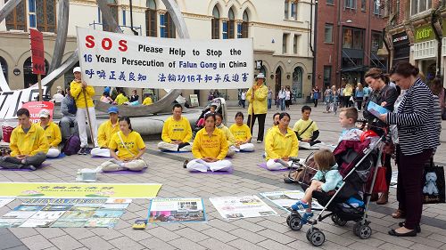 2015-9-3-minghui-ireland-cityhall-02--ss.jpg