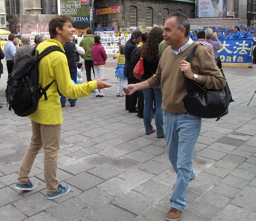 2015-9-30-minghui-austria_vienna-raymond-falun_gong-01--ss.jpg