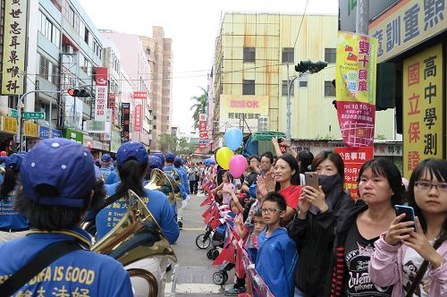2016-10-11-taiwan-parade_04--ss.jpg