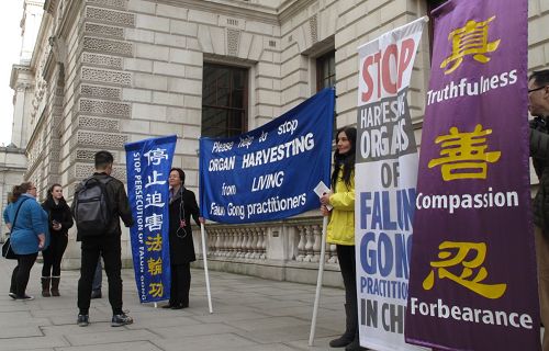 2016-10-28-minghui-falun-gong-uk2--ss.jpg