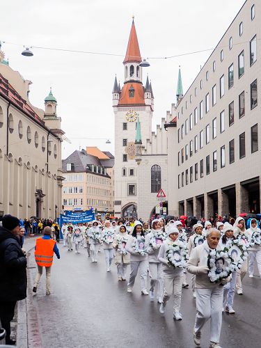 2016-11-11-minghui-falun-gong-munich-02--ss.jpg