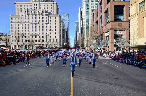 2016-12-5-vancouver-parade_01--ss.jpg