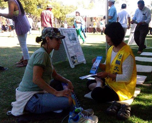 2016-4-20-minghui-falun-gong-sandiego-03--ss.jpg