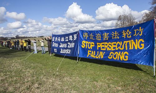 2016-4-24-minghui-falun-gong-sweden-01--ss.jpg