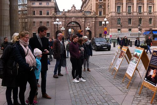 2016-4-24-minghui-falun-gong-sweden-04--ss.jpg