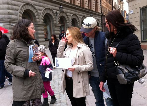 2016-4-24-minghui-falun-gong-sweden-06--ss.jpg