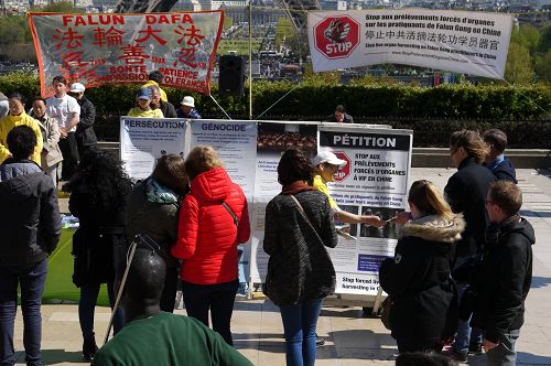 2016-5-1-minghui-falun-gong-paris-02--ss.jpg