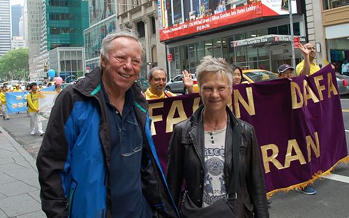 2016-5-14-minghui-newyork-parade-audience-05--ss.jpg