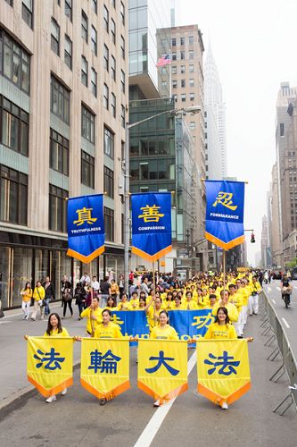 2016-5-19-minghui-newyork-grand-parade-02--ss.jpg