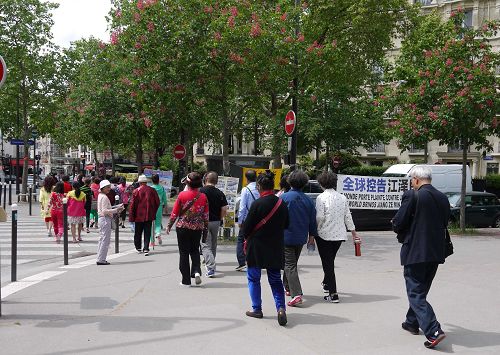 2016-5-23-minghui-falun-gong-paris-03--ss.jpg