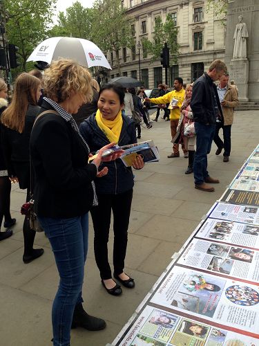 2016-5-24-minghui-falun-gong-london-02--ss.jpg