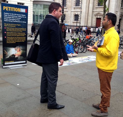 2016-5-24-minghui-falun-gong-london-05--ss.jpg