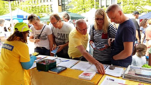 2016-5-25-minghui-falun-gong-germany-02--ss.jpg