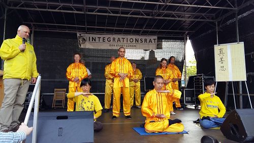 2016-5-25-minghui-falun-gong-germany-03--ss.jpg