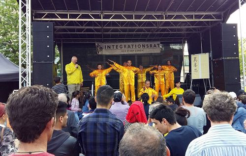 2016-5-25-minghui-falun-gong-germany-04--ss.jpg