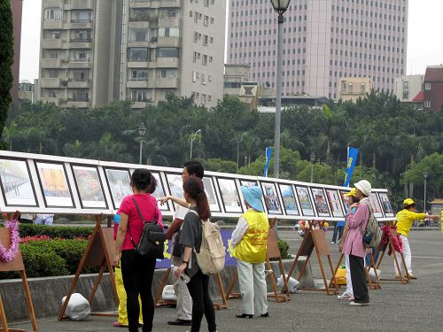 2016-5-3-minghui-falun-gong-taibei-09--ss.jpg