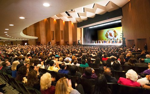 2016-5-5-minghui-shenyun-losangeles-01--ss.jpg