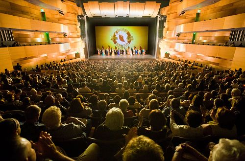 2016-5-5-minghui-shenyun-losangeles-05--ss.jpg