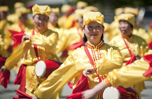 2016-5-8-minghui-falun-gong-port-coquitlam-03--ss.jpg