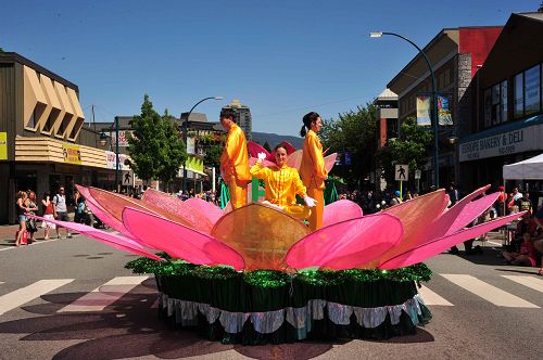 2016-5-8-minghui-falun-gong-port-coquitlam-05--ss.jpg