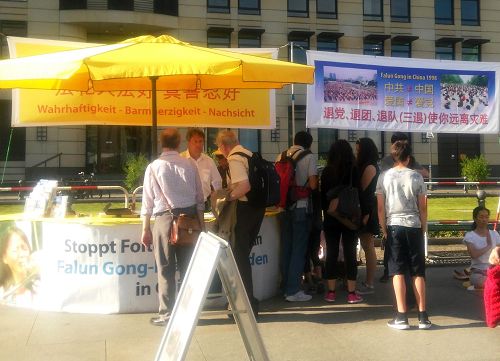 2016-6-15-minghui-falun-gong-germany-01--ss.jpg