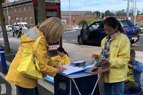 2016-6-29-minghui-falun-gong-ireland-01--ss.jpg