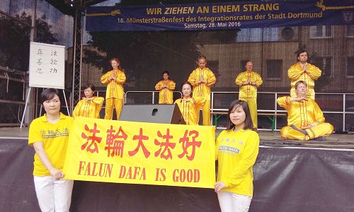 2016-6-4-minghui-falun-gong-germany-02--ss.jpg