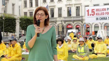 2016-7-21-minghui-falun-gong-belgium-05--ss.jpg