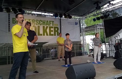 2016-7-28-minghui-falun-gong-germany-01--ss.jpg