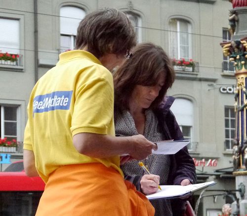 2016-7-6-minghui-falun-gong-switzerland-03--ss.jpg