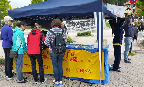 2016-7-8-minghui-falun-gong-germany-04--ss.jpg