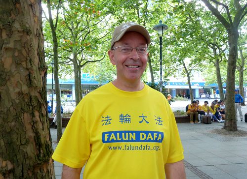 2016-8-15-minghui-falun-gong-berlin-02--ss.jpg