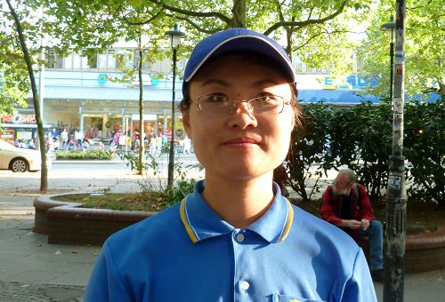 2016-8-15-minghui-falun-gong-berlin-05--ss.jpg