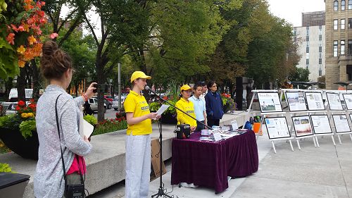 2016-8-23-minghui-falun-gong-calgary-01--ss.jpg