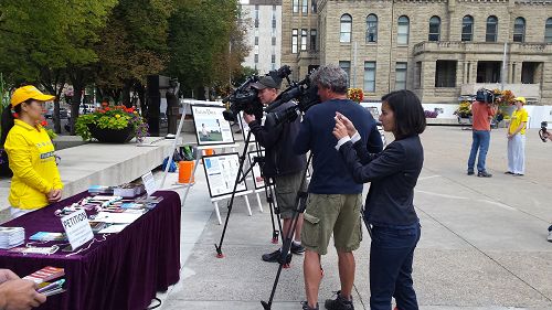 2016-8-23-minghui-falun-gong-calgary-02--ss.jpg