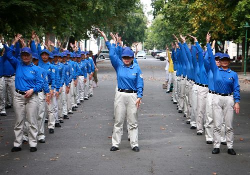 2016-8-24-minghui-falun-gong-hungary-01--ss.jpg