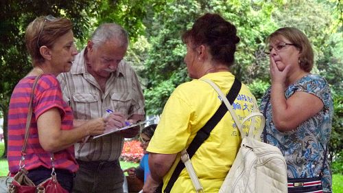 2016-8-24-minghui-falun-gong-hungary-03--ss.jpg