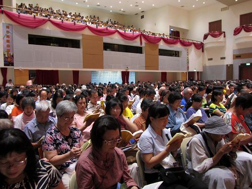 2016-8-29-minghui-falun-gong-taiwan-groupstudy-02--ss.jpg