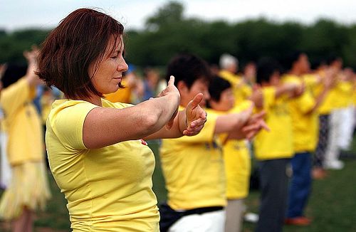 2016-9-18-minghui-falun-gong-singapore-report_01--ss.jpg