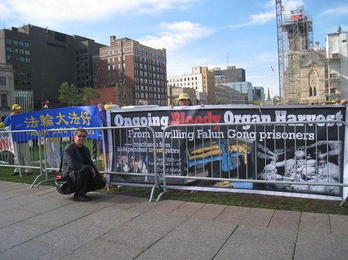 2016-9-23-minghui-falun-gong-ottawa_08--ss.jpg