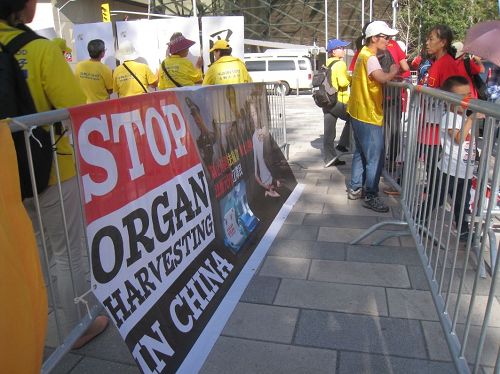 2016-9-23-minghui-falun-gong-ottawa_10--ss.jpg