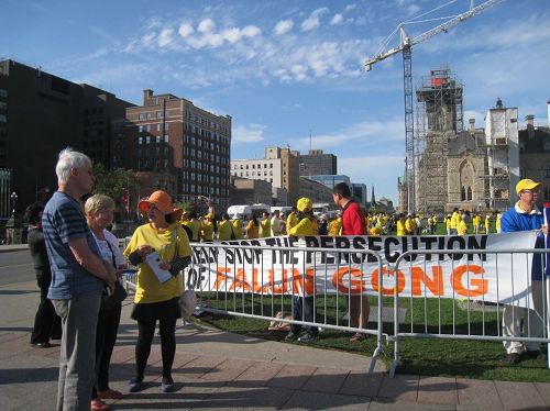 2016-9-23-minghui-falun-gong-ottawa_12--ss.jpg