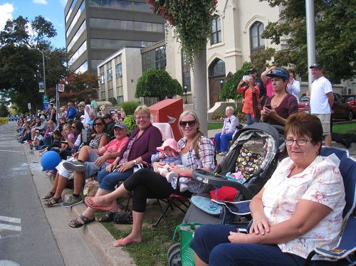 2016-9-25-minghui-falun-gong-niagara-05--ss.jpg