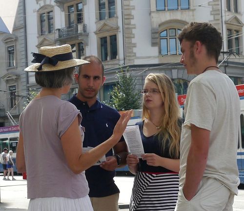 2016-9-5-minghui-falun-gong-zurich-02--ss.jpg