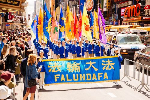 2017-5-12-nyc-513-parade_01--ss.jpg