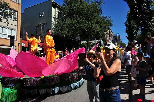 2017-8-1-vancouver-parade_06--ss.jpg